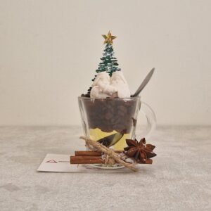 COPO DE CAFÉ COM PRESÉPIO E RESINA