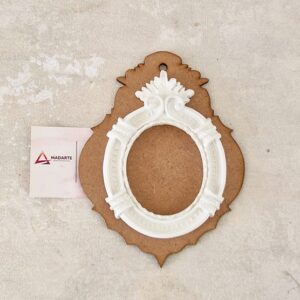 MEDALHÃO COM MOLDURA RETRÔ