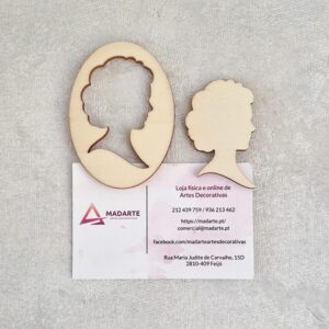 MADEIRA| MEDALHÃO DAMA ANTIGA  7X5CM