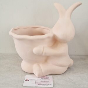 CHACOTA| VASO COM COELHO SENTADO  22X23CM