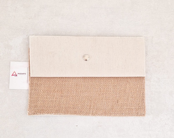 PORTA DOCUMENTOS EM JUTA 23X15CM