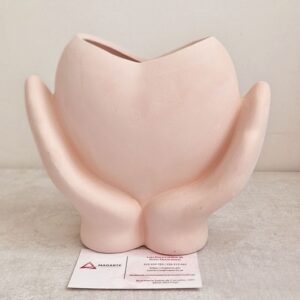 CHACOTA| JARRA MÃOS COM CORAÇÃO 19X16 CM