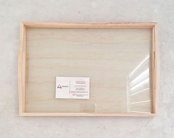 TABULEIRO COM VIDRO 33.5X23X5CM