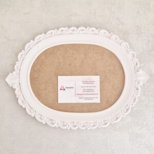 MDF| BANDEJA OVAL COM MOLDURA BRANCA 28X21CM